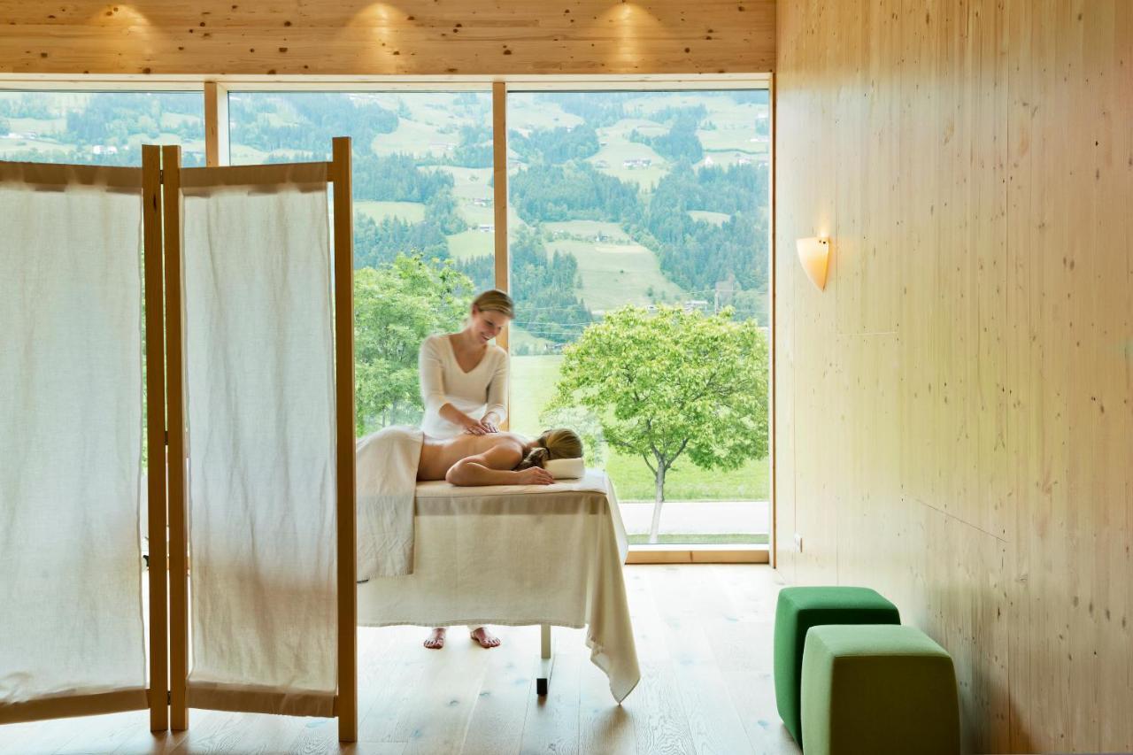 Natuerlich Hell. Aparthotel & Camping Fuegen Ngoại thất bức ảnh